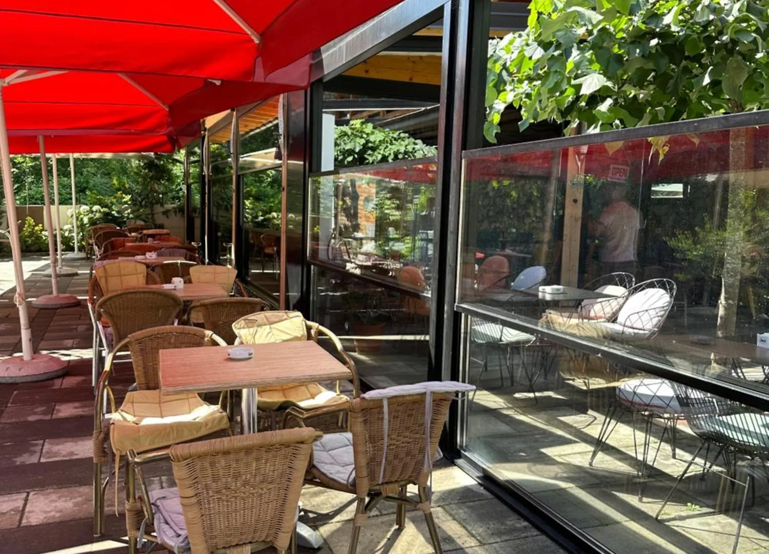 Hotel Bar Restaurant Real Bajram Curri アルバニア